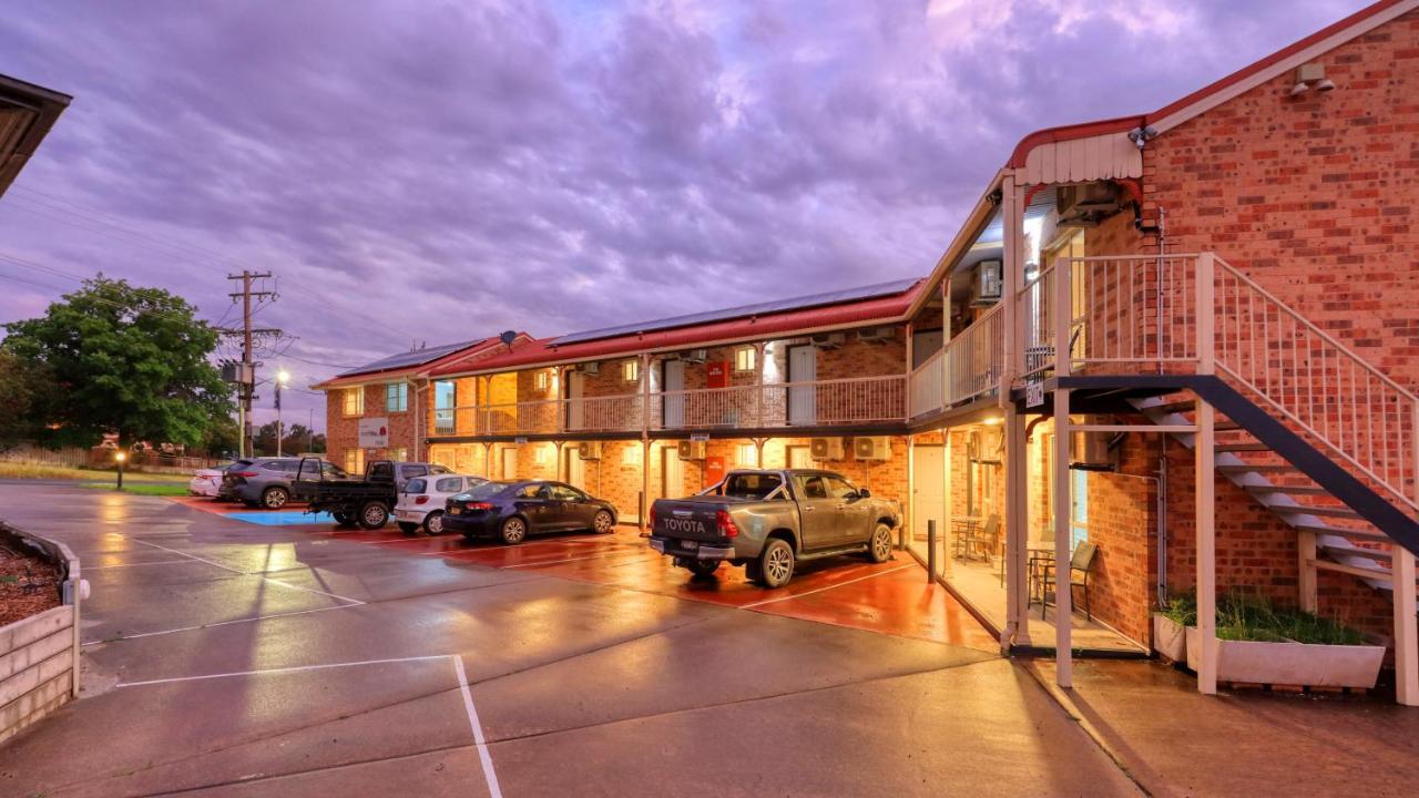Canowindra Riverview Motel ภายนอก รูปภาพ