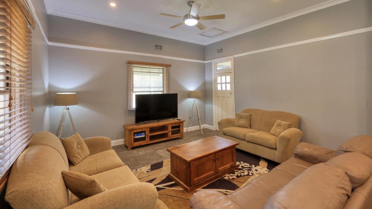Canowindra Riverview Motel ภายนอก รูปภาพ