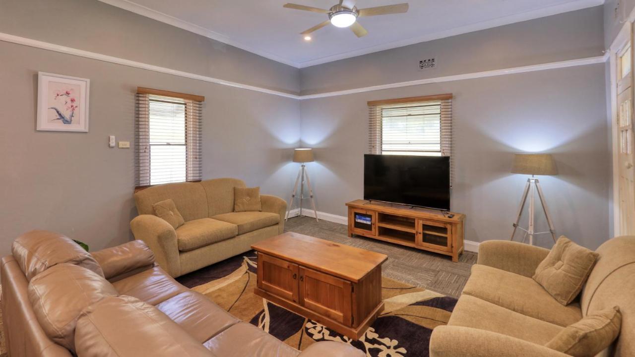 Canowindra Riverview Motel ภายนอก รูปภาพ