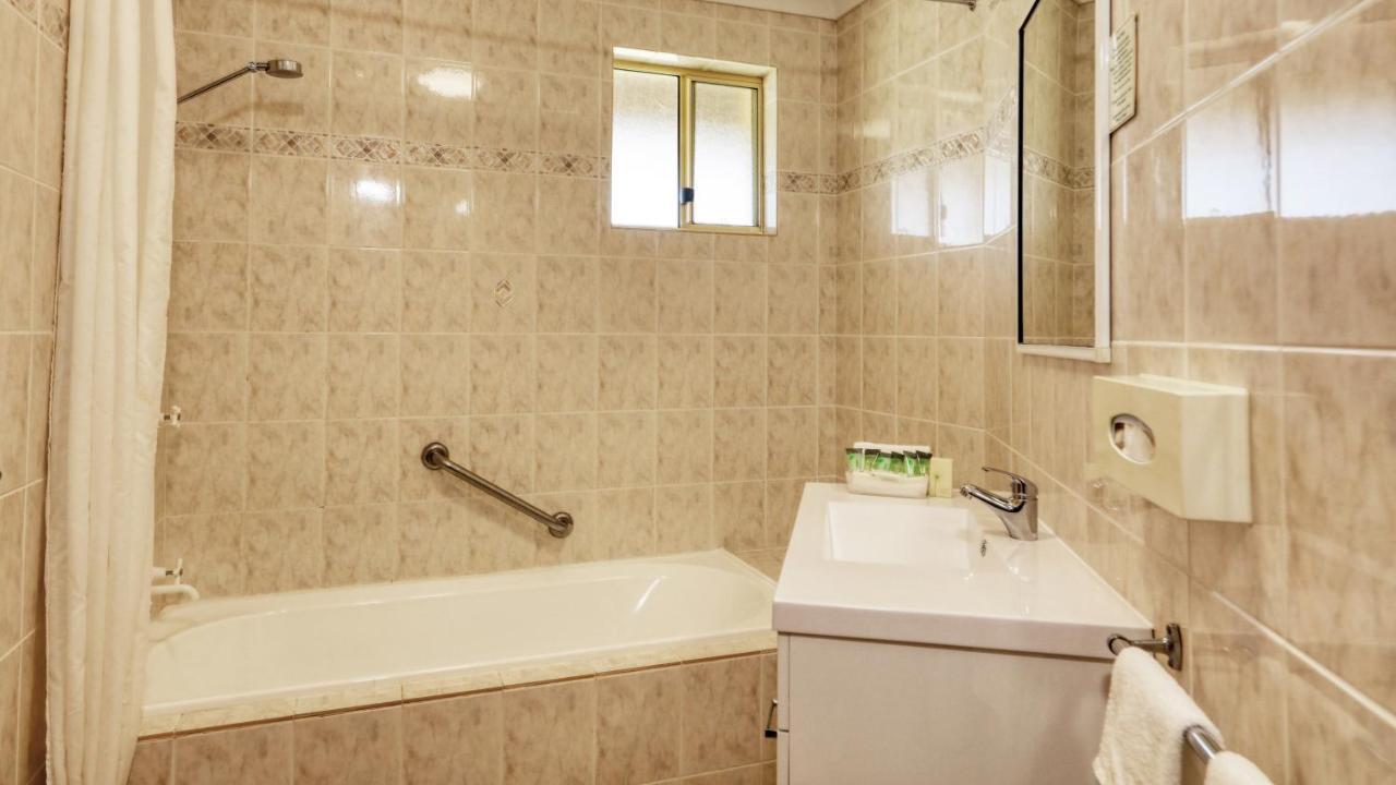Canowindra Riverview Motel ภายนอก รูปภาพ