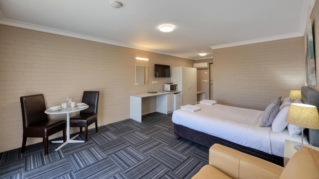 Canowindra Riverview Motel ภายนอก รูปภาพ
